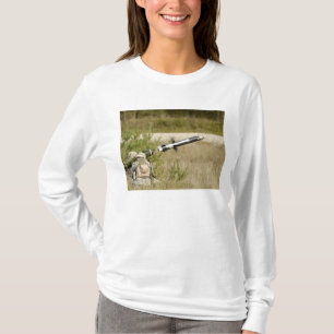 soldiers firing an FGM-148 Javelin T-Shirt