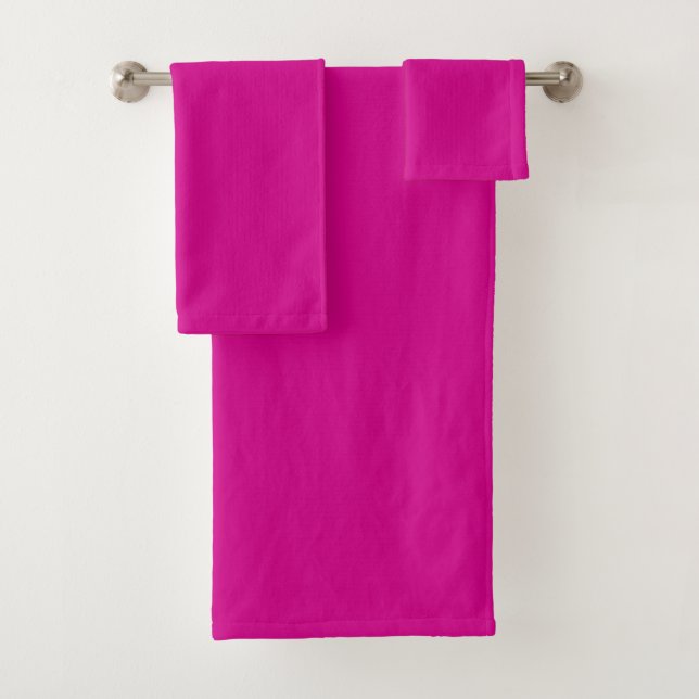 Solid colour light berry pink fuchsia bath towel set (Insitu)