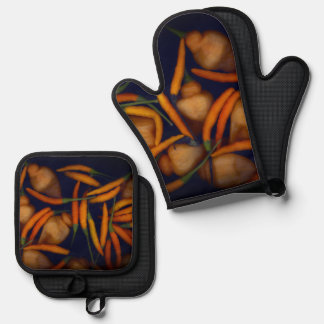 Some Like It Hot Orange Pepper Oven Mitt & Pot Holder Set