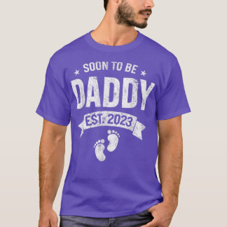 Soon To Be Daddy Est 2023 Pregnancy Announcement  T-Shirt