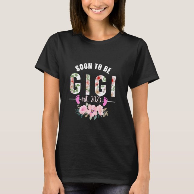 Soon to Be Gigi Est 2025 Women Gifts for Grandma M T-Shirt (Front)