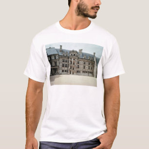 South east facade of the Francois I Wing T-Shirt