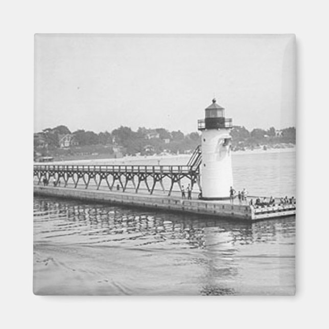 South Haven South Pierhead Lighthouse Magnet (Front)