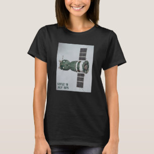 Soyuz Spacecraft Rocket Orbiter CCCP Space T-Shirt
