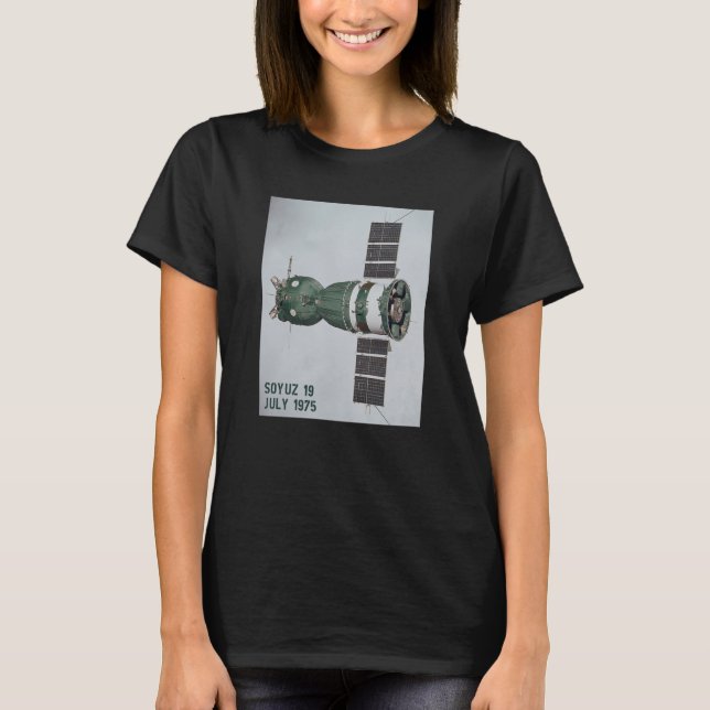 Soyuz Spacecraft Rocket Orbiter CCCP Space T-Shirt (Front)