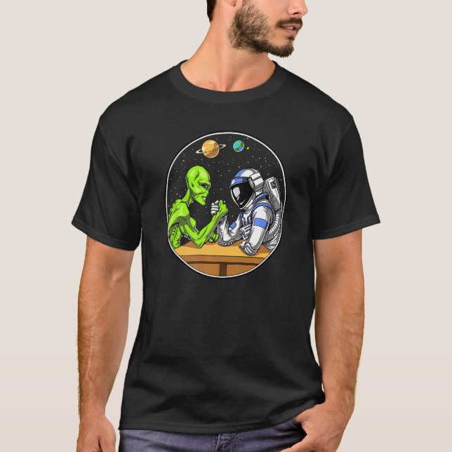 Space Alien Astronaut Arm Wrestling Science Fictio T-Shirt (Front)