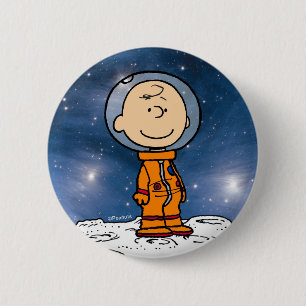 SPACE   Charlie Brown Astronaut 6 Cm Round Badge