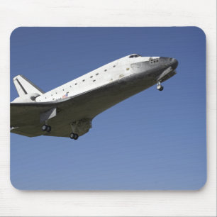 Space shuttle Atlantis approaching Runway 33 2 Mouse Mat