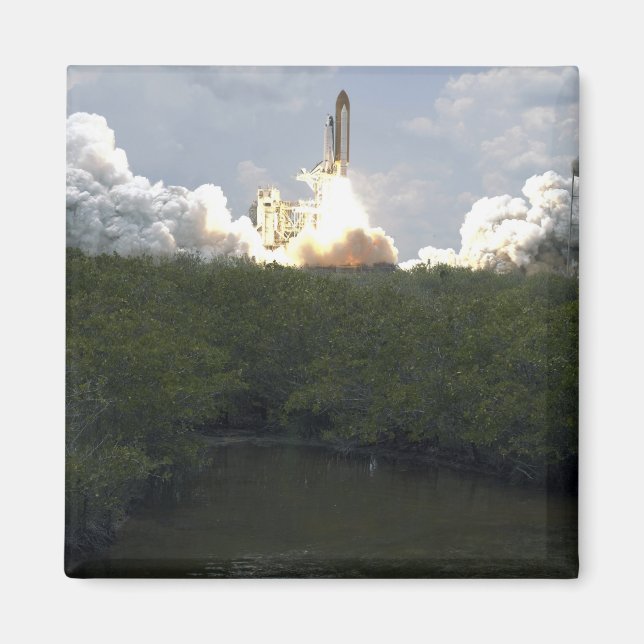 Space Shuttle Atlantis lifts off 13 Magnet (Front)