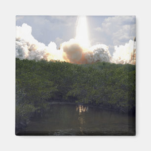 Space Shuttle Atlantis lifts off 14 Magnet