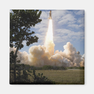 Space Shuttle Atlantis lifts off 19 Magnet