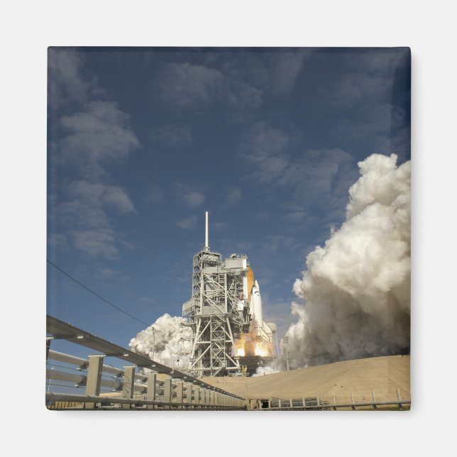 Space Shuttle Atlantis lifts off 20 Magnet (Front)