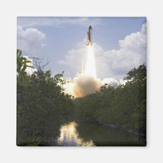 Space Shuttle Atlantis lifts off 26 Magnet (Front)