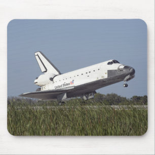 Space shuttle Atlantis touches down on Runway 3 Mouse Mat