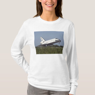 Space shuttle Atlantis touches down on Runway 3 T-Shirt