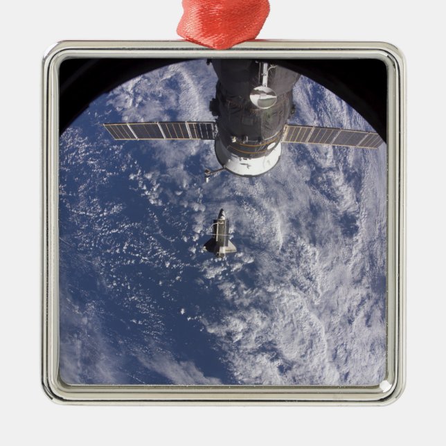 Space Shuttle Discovery 11 Metal Tree Decoration (Front)