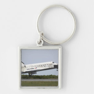 Space Shuttle Discovery approaches landing 4 Key Ring