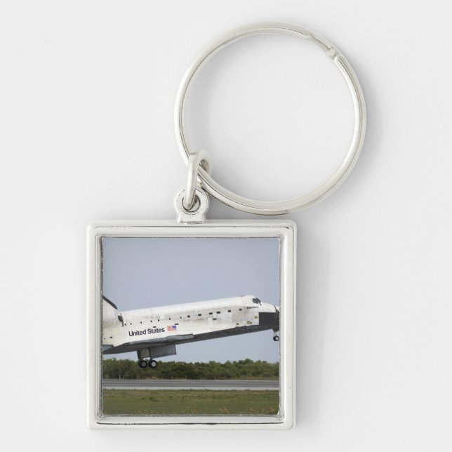 Space Shuttle Discovery approaches landing 4 Key Ring (Front)