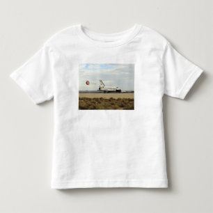 Space Shuttle Discovery deploys its drag chute Toddler T-Shirt