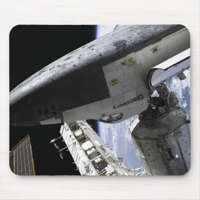 Space Shuttle Discovery docked Mouse Mat (Front)