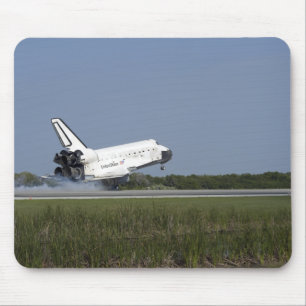 Space shuttle Discovery lands on Runway 33 4 Mouse Mat