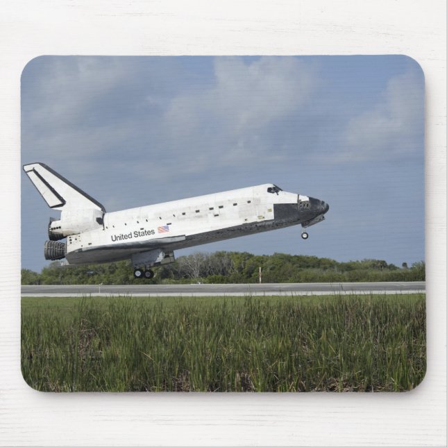 Space shuttle Discovery lands on Runway 33 Mouse Mat (Front)