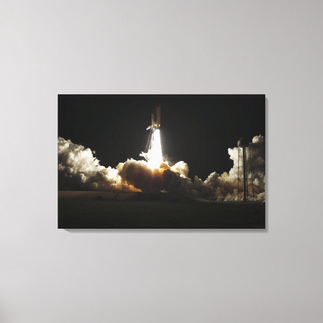 Space shuttle Discovery lifts off Canvas Print (Front)