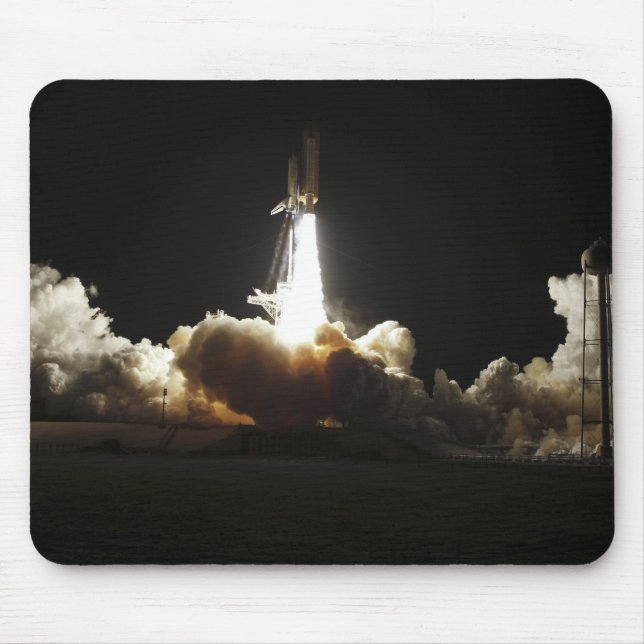 Space shuttle Discovery lifts off Mouse Mat (Front)