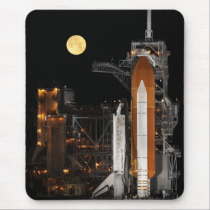 Space Shuttle Discovery on Launch Pad Mouse Mat