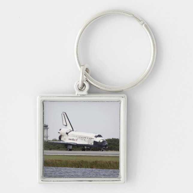Space Shuttle Discovery on the runway Key Ring (Front)