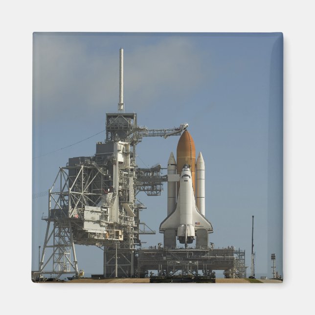 Space Shuttle Discovery sits ready 2 Magnet (Front)
