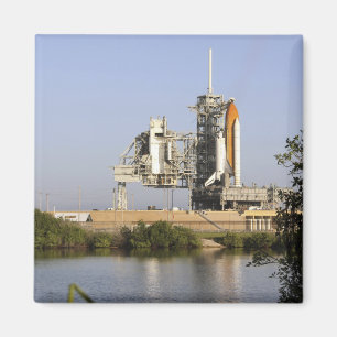 Space Shuttle Discovery sits ready 3 Magnet