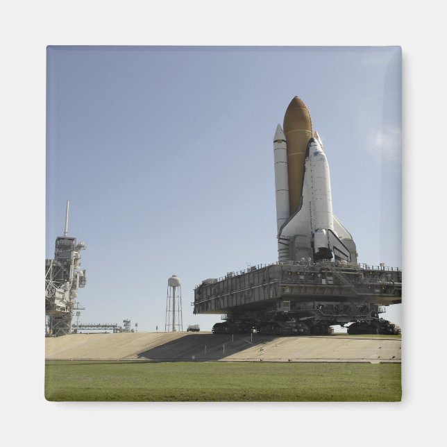 Space Shuttle Endeavour approaches the launch p Magnet (Front)