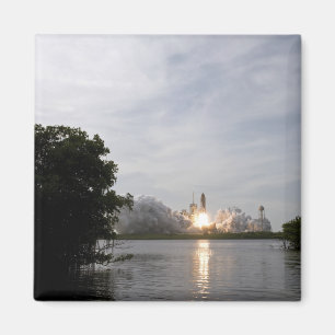 Space Shuttle Endeavour lifts off 3 Magnet