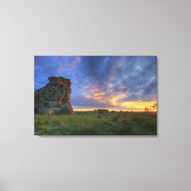 Spectacular sunset skies at Medicine Rocks Canvas Print (Front)