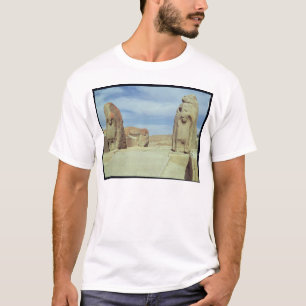 Sphinx gate, 1450-1200 BC T-Shirt