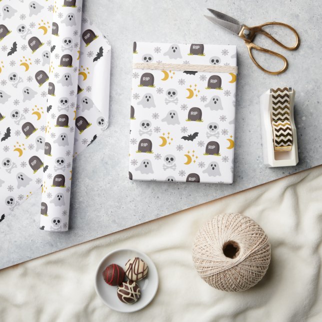 Spooky Black & White Halloween Wrapping Paper Roll (Crafts)