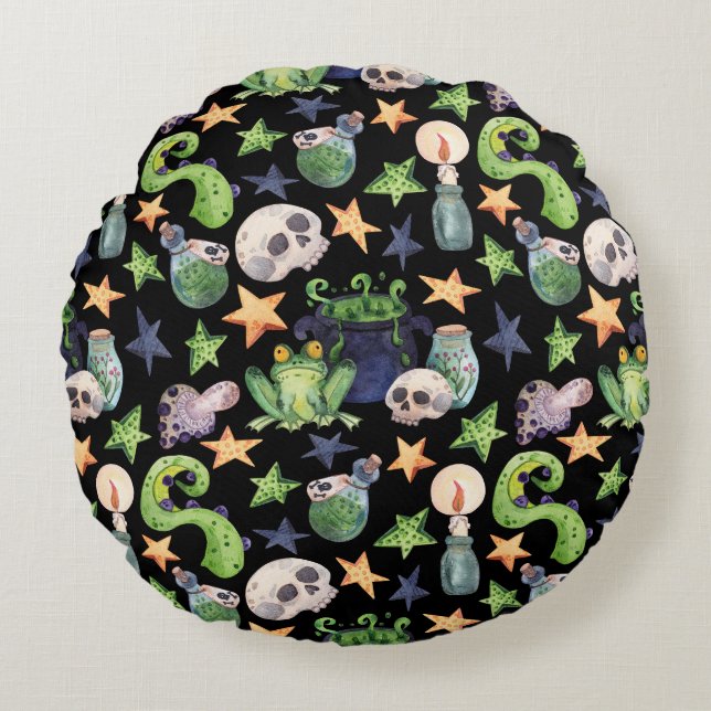 Spooky Halloween: Dark Hand-Drawn Pattern. Round Cushion (Front)