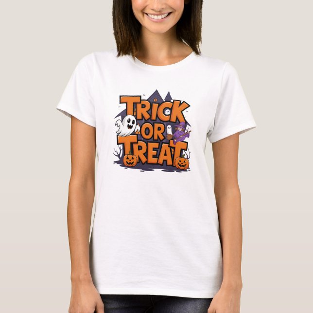 Spooky Halloween fun with candy! T-Shirt (Front)