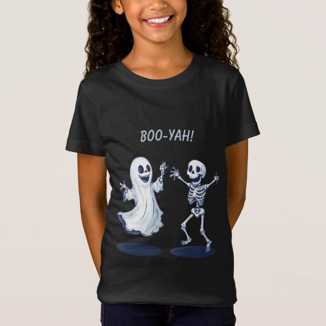 spooky Halloween scene T-Shirt (Front)