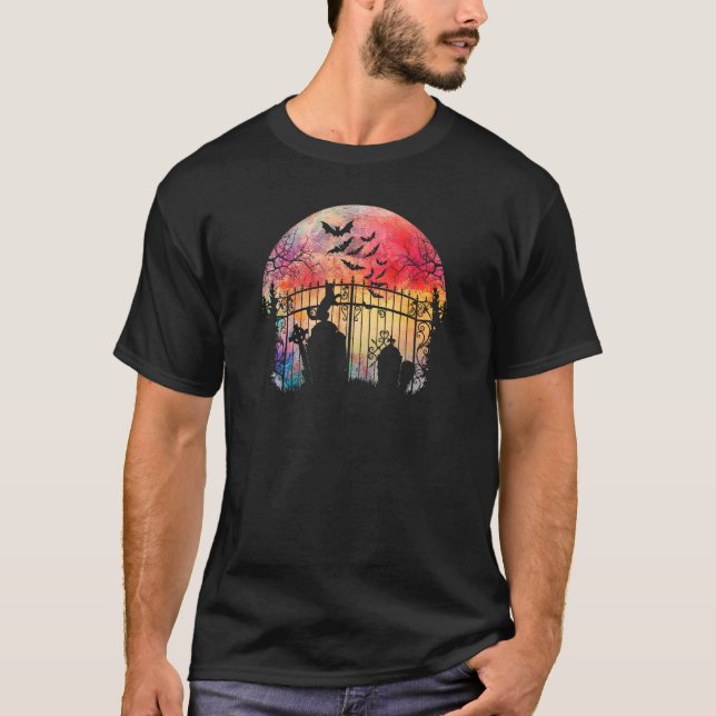 Spooky Moon Cemetery Gates Gravestones Scary Cat & T-Shirt (Front)