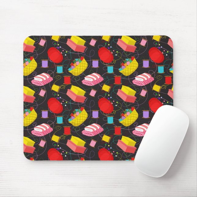 Spools Sewing Threads Pins Blankets Seamstress Mouse Mat (With Mouse)