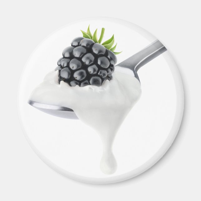 Spoon of blackberry yogurt magnet (Front)