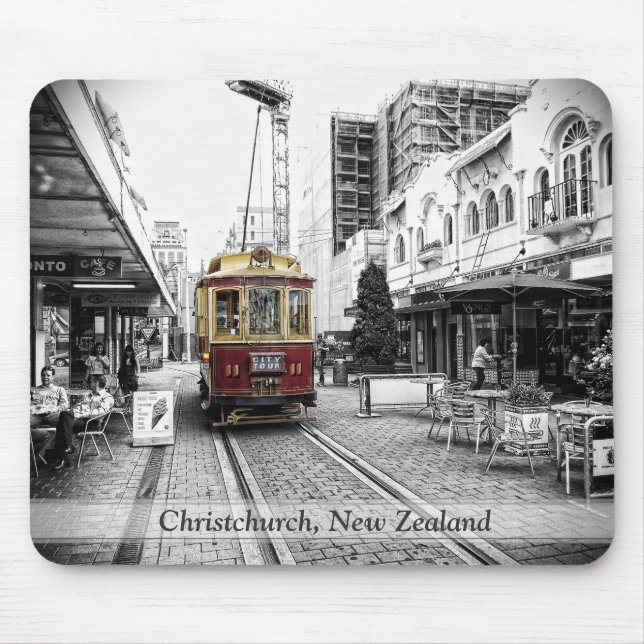 Spot Colour Tram : Christchurch, New Zealand Mouse Mat (Front)