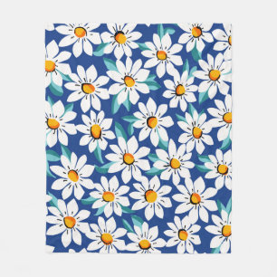 Spring daisies: trendy floral pattern. fleece blanket
