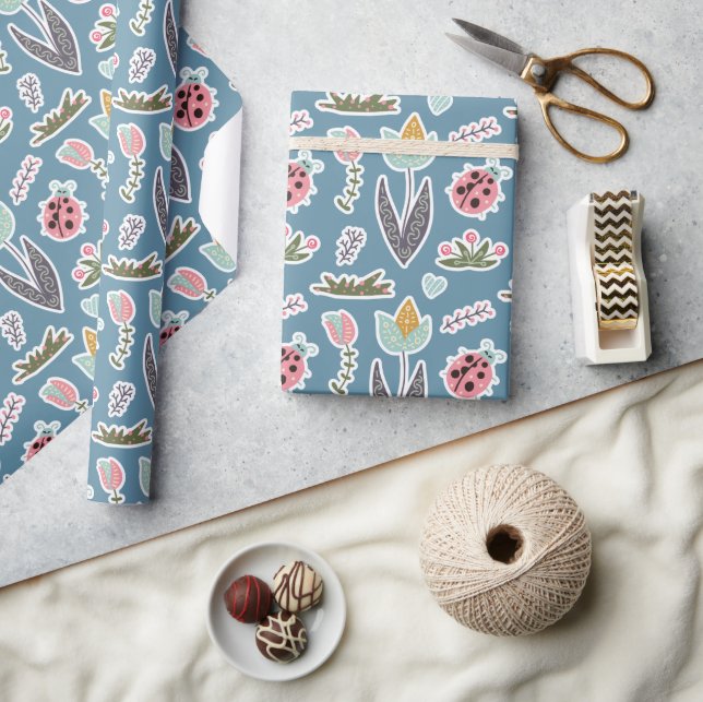 Spring Flowers and Ladybug Pattern Wrapping Paper (Crafts)