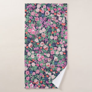 Spring flowers design. Seamless floral pattern. Pl Bath Towel