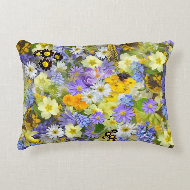 Spring Garden Wildflower Floral Pattern  Decorative Cushion (Front)