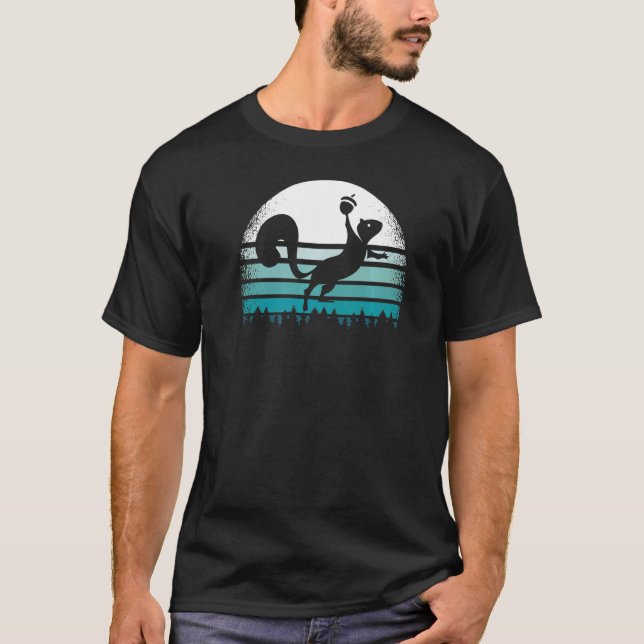 Squirrel Flying On Distressed Retro Squirrels Vint T-Shirt (Front)