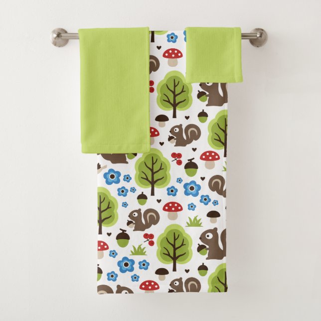 Squirrel in The Oak Forest Pattern Bath Towel Set (Insitu)